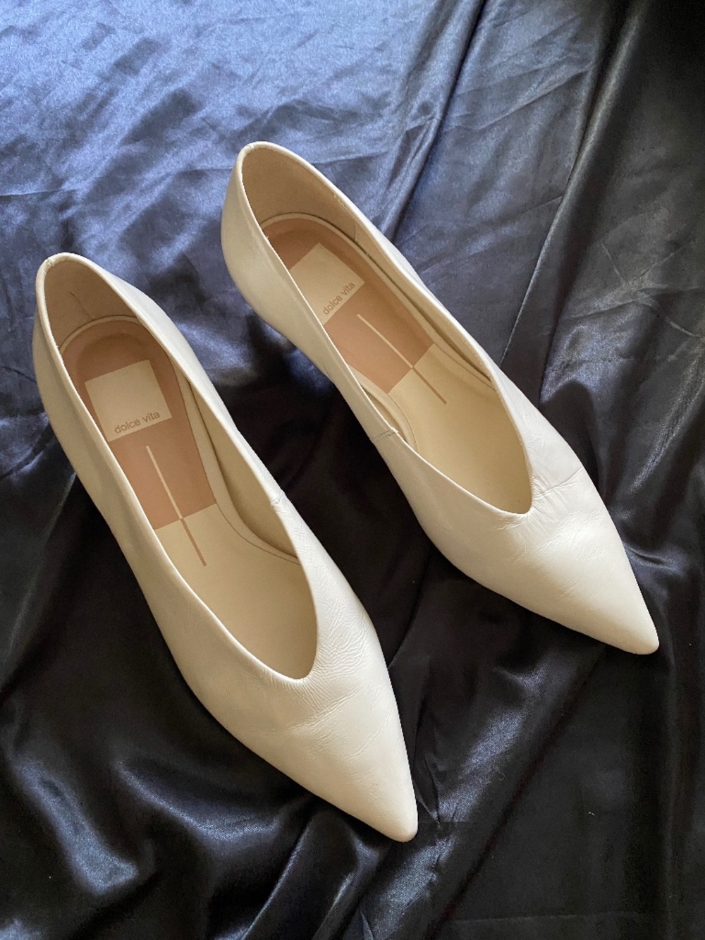 Dolce Vita White Pointed Toe Kitten Heel Pumps Minimalist Officecore Size 7